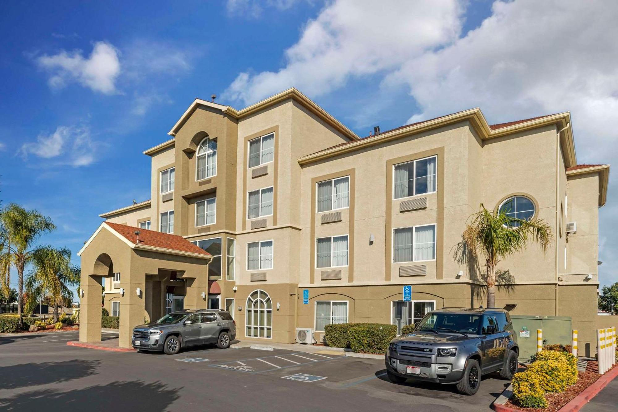 Comfort Inn Lathrop Stockton Airport Exterior photo