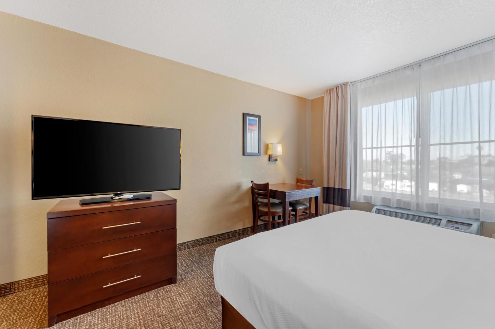 Comfort Inn Lathrop Stockton Airport Exterior photo