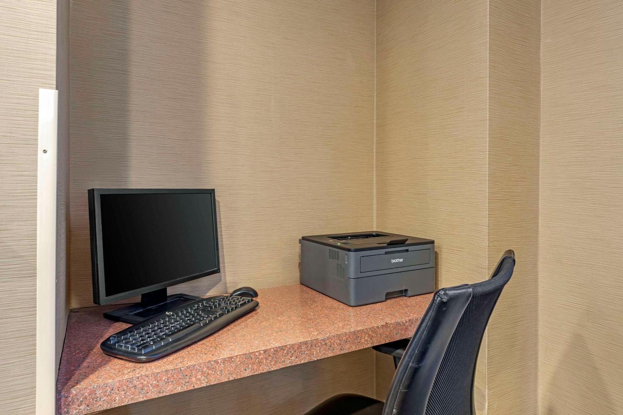 Comfort Inn Lathrop Stockton Airport Exterior photo